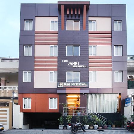 Hotel Janki International 3 Km From Kashi Vishwanath Temple Free Pickup From Railway Station Bénarès Extérieur photo
