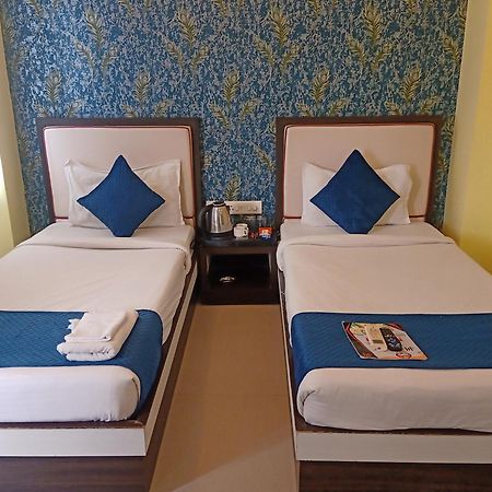 Hotel Janki International 3 Km From Kashi Vishwanath Temple Free Pickup From Railway Station Bénarès Extérieur photo