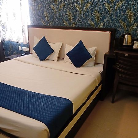 Hotel Janki International 3 Km From Kashi Vishwanath Temple Free Pickup From Railway Station Bénarès Extérieur photo