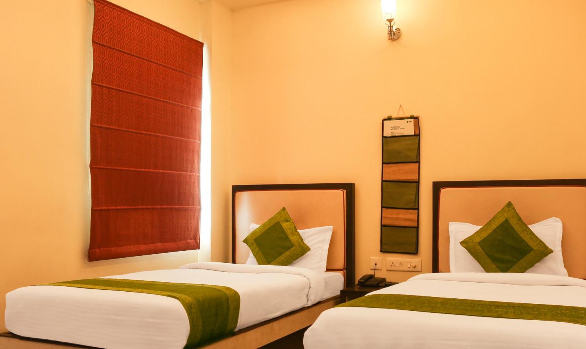 Hotel Janki International 3 Km From Kashi Vishwanath Temple Free Pickup From Railway Station Bénarès Extérieur photo