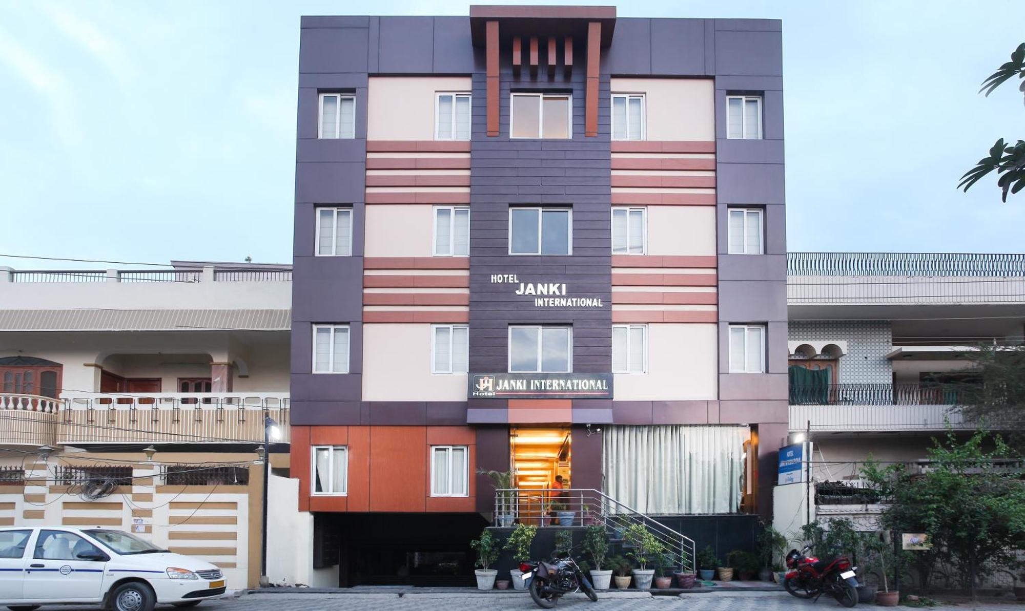 Hotel Janki International 3 Km From Kashi Vishwanath Temple Free Pickup From Railway Station Bénarès Extérieur photo