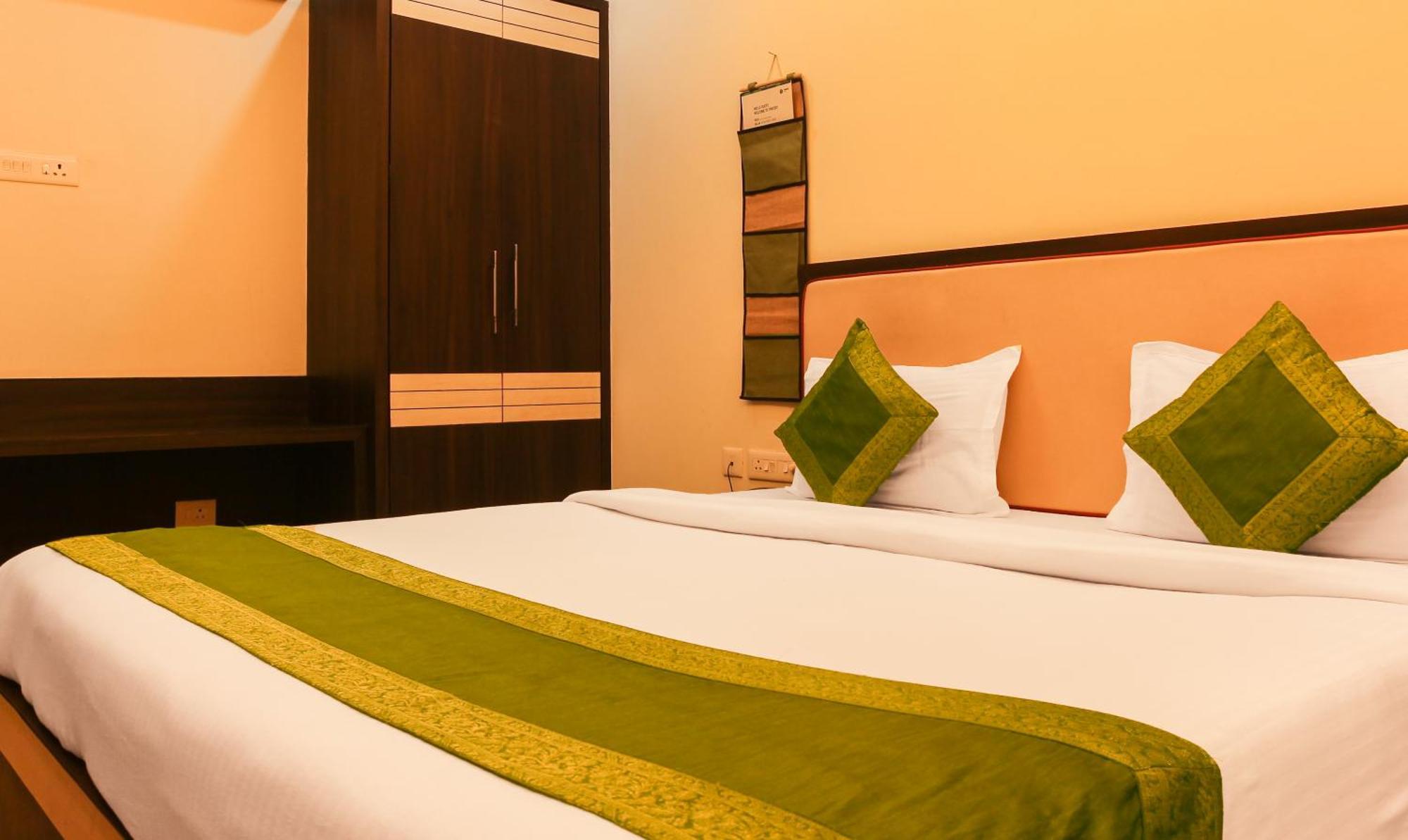 Hotel Janki International 3 Km From Kashi Vishwanath Temple Free Pickup From Railway Station Bénarès Extérieur photo