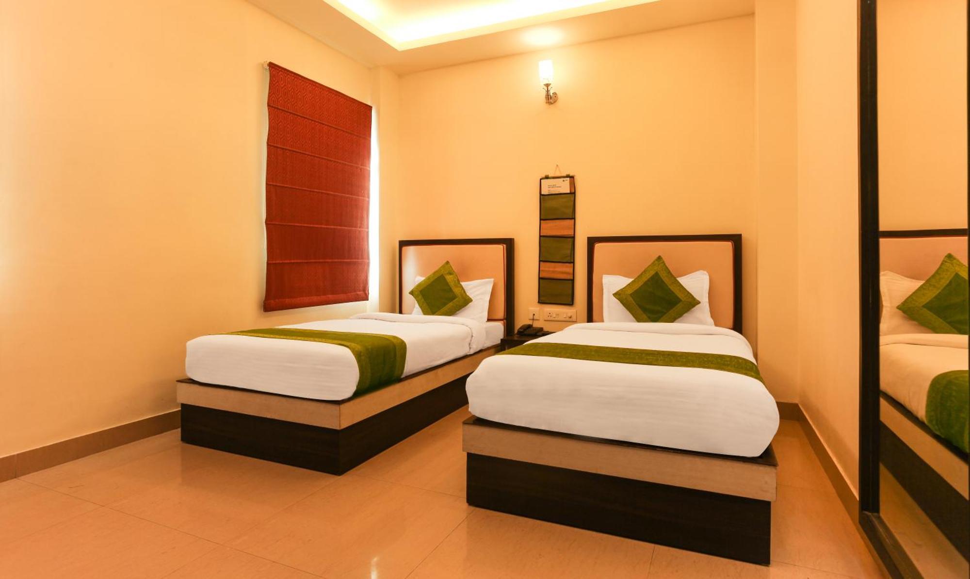 Hotel Janki International 3 Km From Kashi Vishwanath Temple Free Pickup From Railway Station Bénarès Extérieur photo