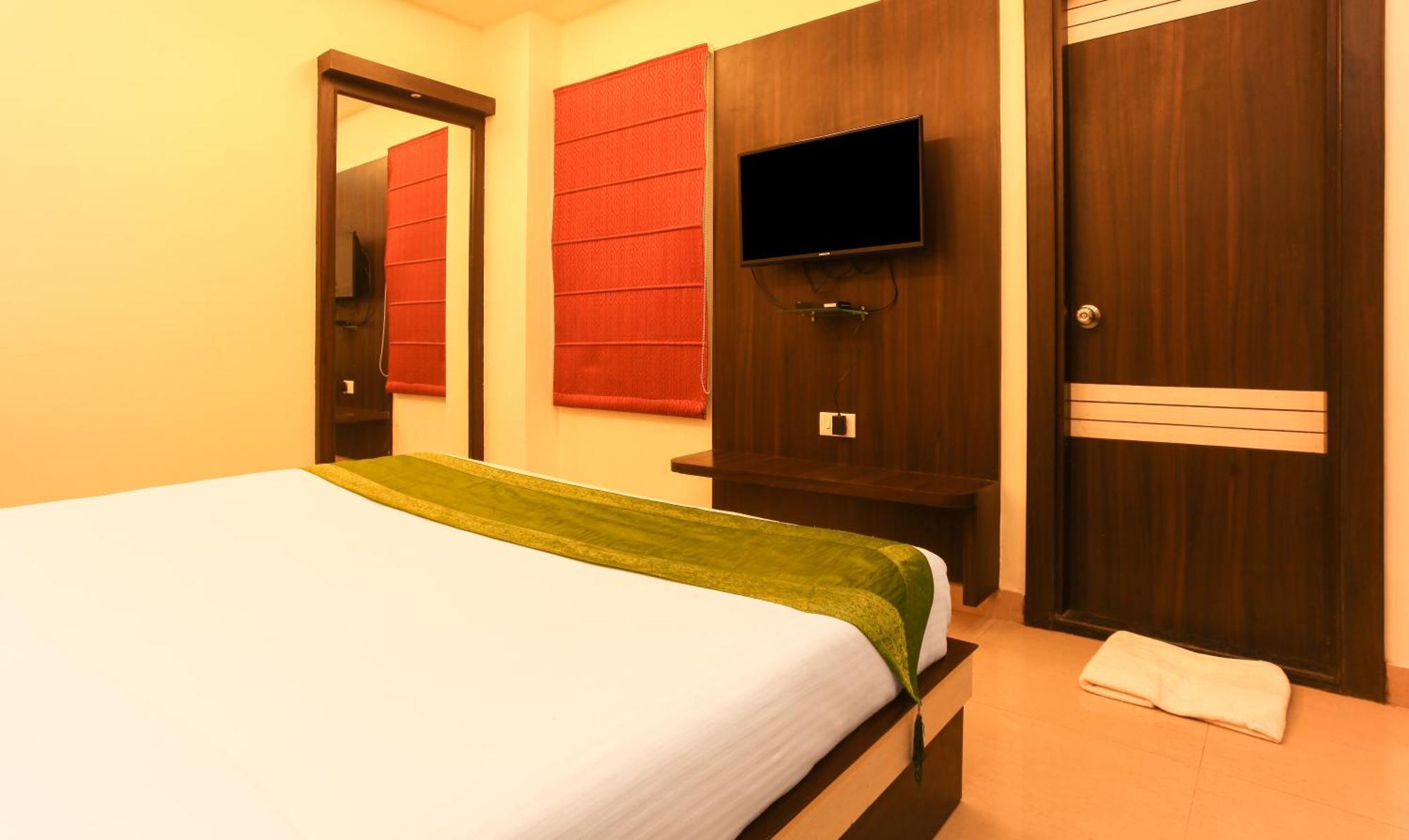 Hotel Janki International 3 Km From Kashi Vishwanath Temple Free Pickup From Railway Station Bénarès Extérieur photo