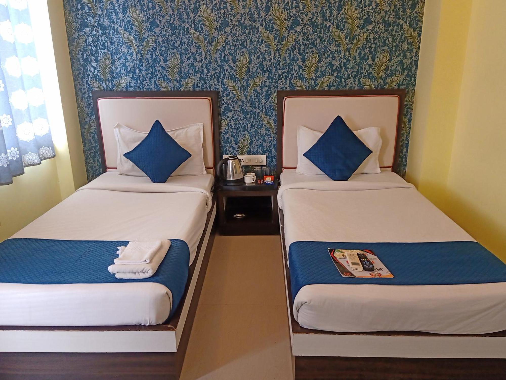 Hotel Janki International 3 Km From Kashi Vishwanath Temple Free Pickup From Railway Station Bénarès Extérieur photo