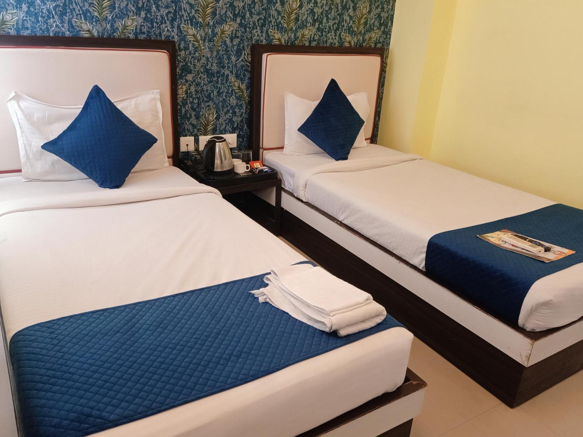 Hotel Janki International 3 Km From Kashi Vishwanath Temple Free Pickup From Railway Station Bénarès Extérieur photo