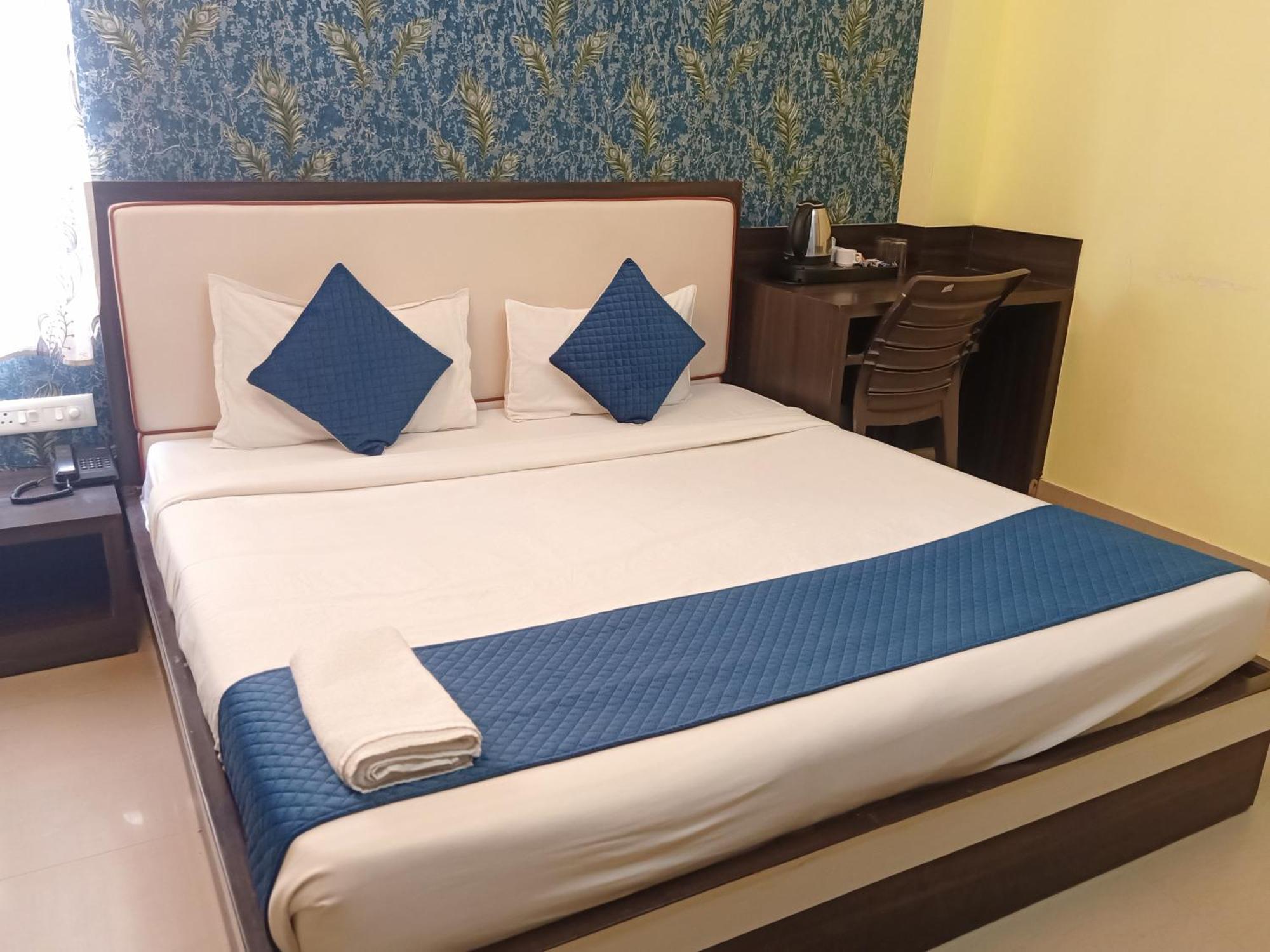 Hotel Janki International 3 Km From Kashi Vishwanath Temple Free Pickup From Railway Station Bénarès Extérieur photo