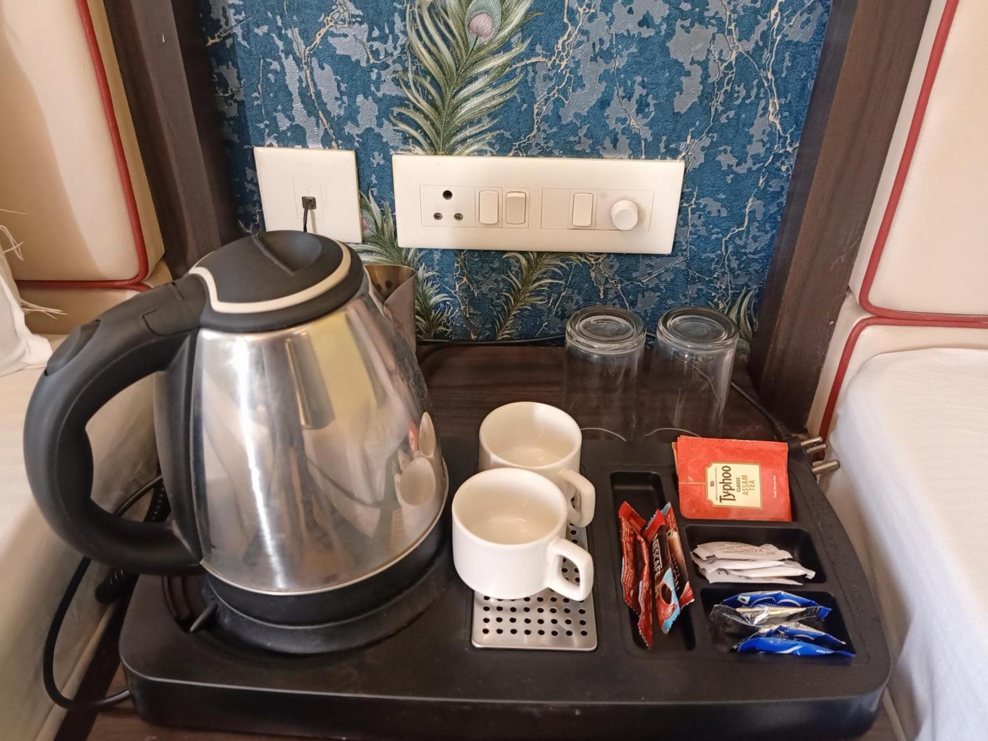Hotel Janki International 3 Km From Kashi Vishwanath Temple Free Pickup From Railway Station Bénarès Extérieur photo