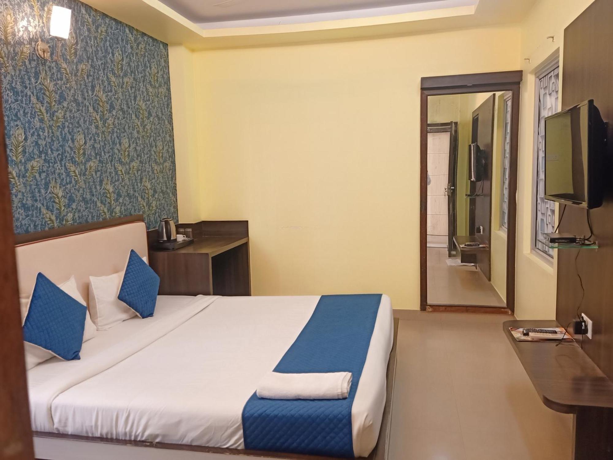 Hotel Janki International 3 Km From Kashi Vishwanath Temple Free Pickup From Railway Station Bénarès Extérieur photo